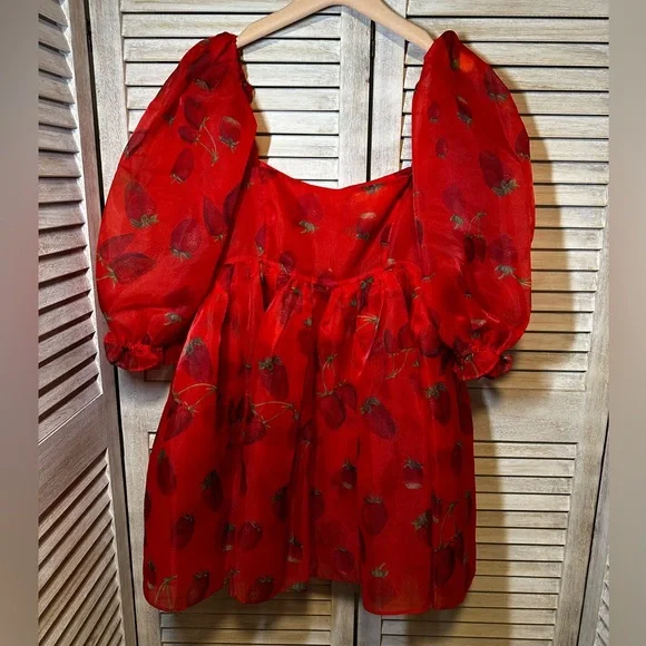 Selkie Strawberry Puff Dress - Picture 2 of 8